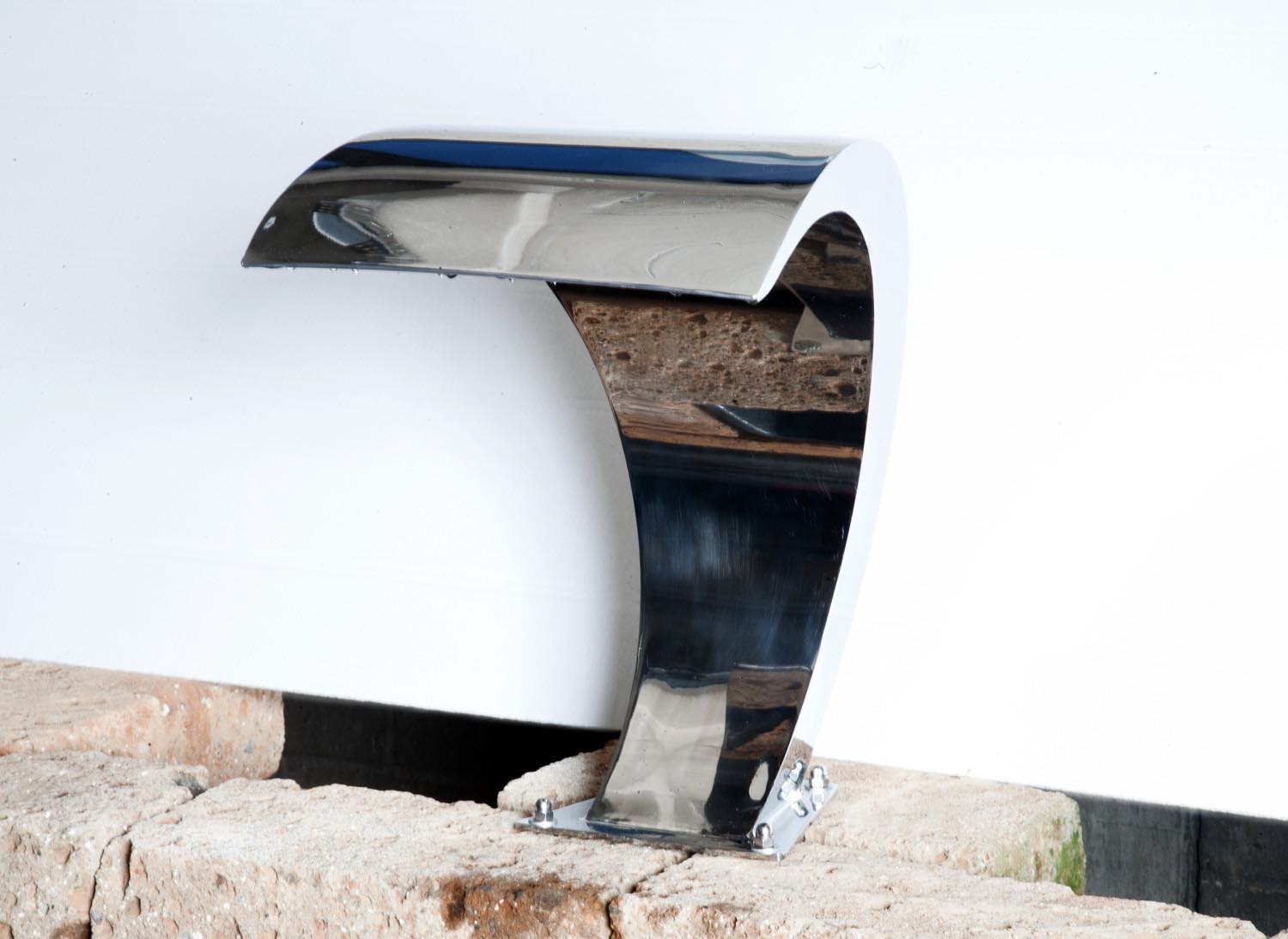 Gush P Luxury Stainless Steel Pool Fountain - Image 3